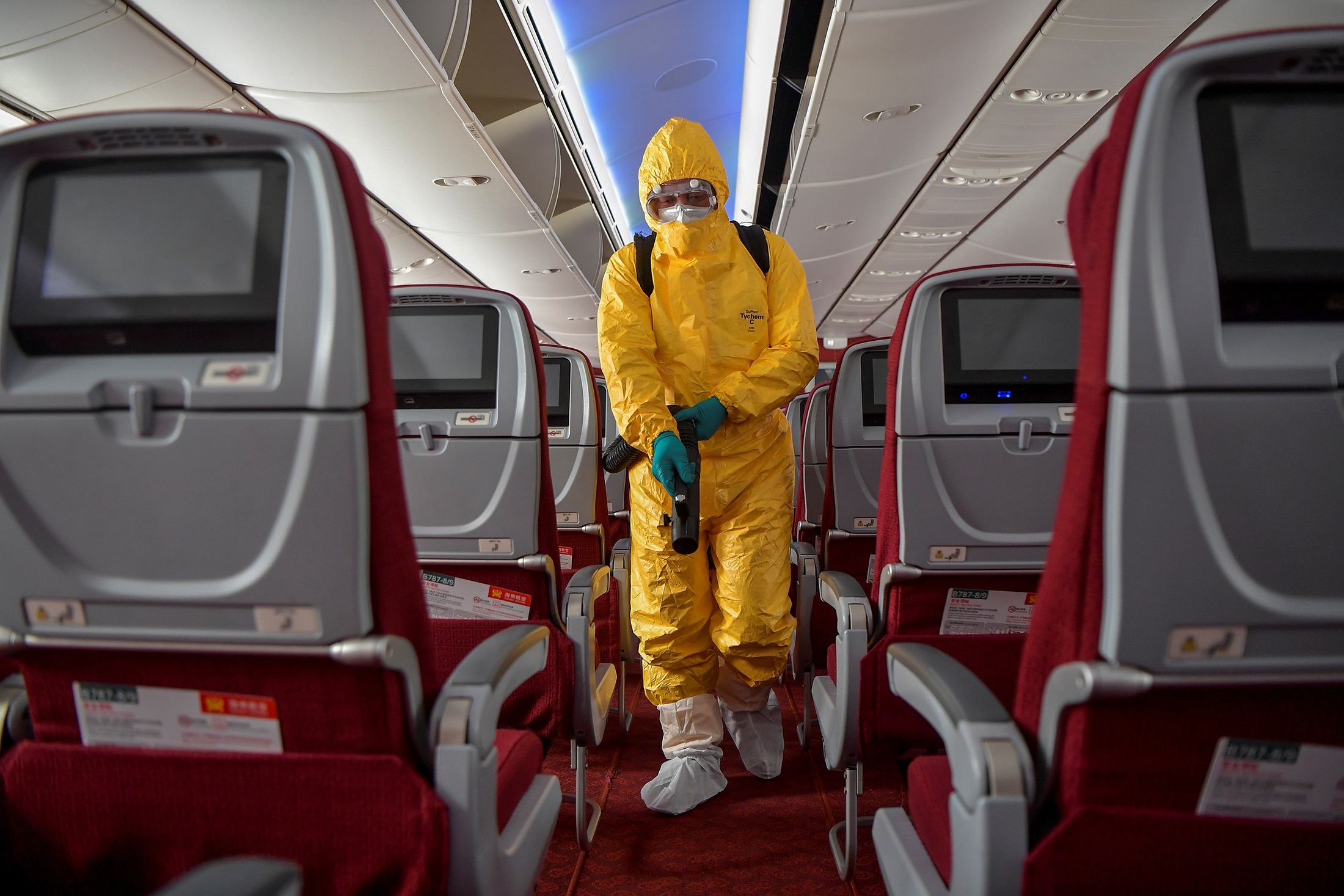 Disinfecting a Hainan Airlines flight